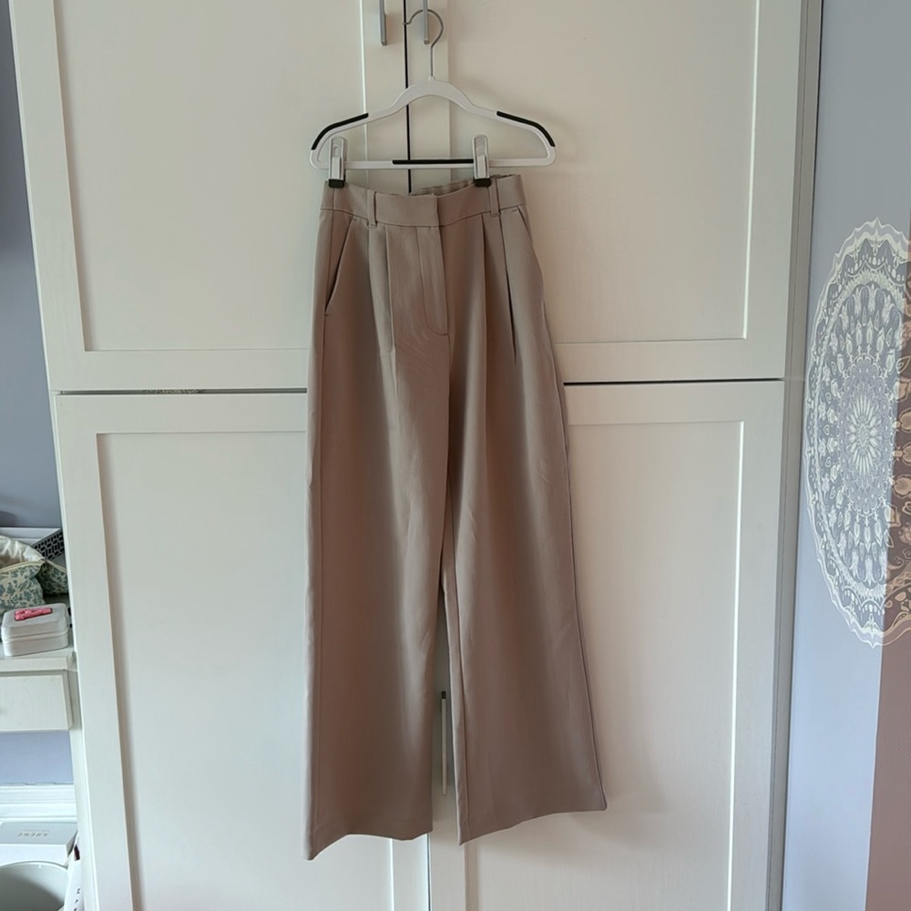 Abercrombie cream Curve Love Pants, size 24/00
